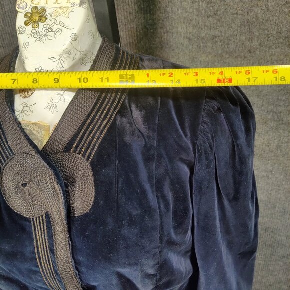 1900s Embroidered Blue Velvet Skirt and Jacket Riding Outfit - Picture 12 of 16